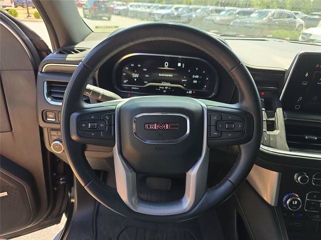 Used 2023 GMC Yukon XL SLT AWD/4WD image 29