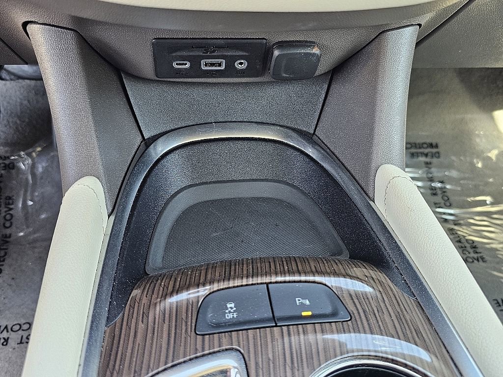 Used 2024 Chevrolet Malibu LT image 30