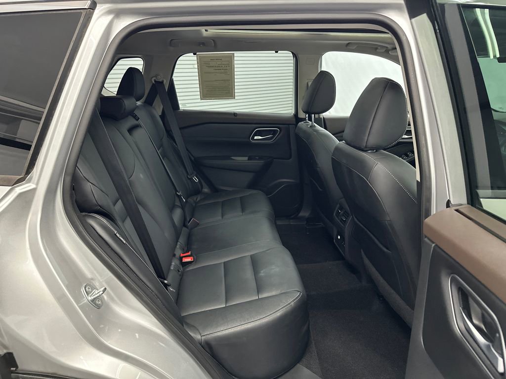 Used 2021 Nissan Rogue SL AWD/4WD image 17