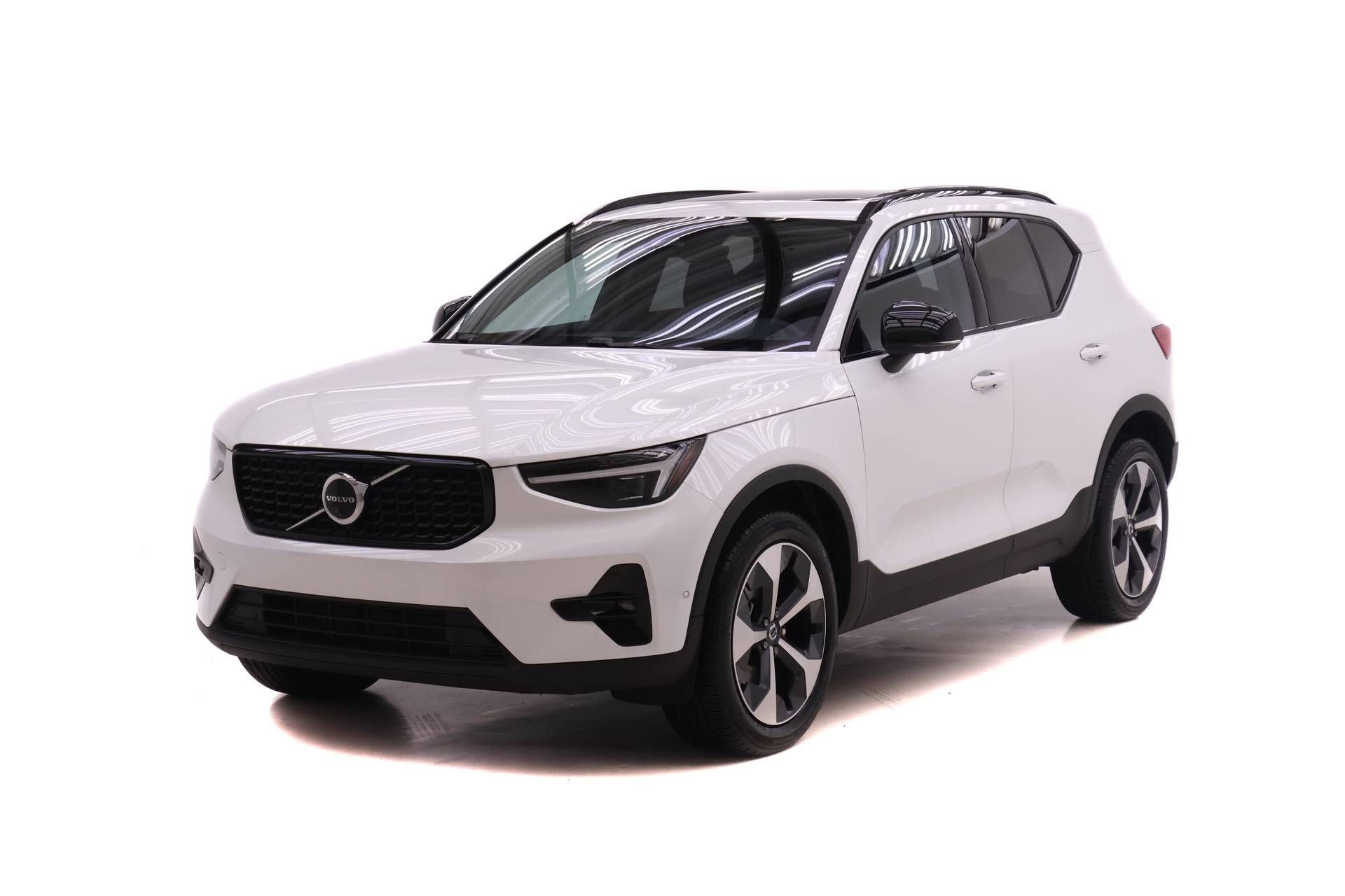 New 2026 Volvo XC40 B5 Plus w/ Protection Package Premier