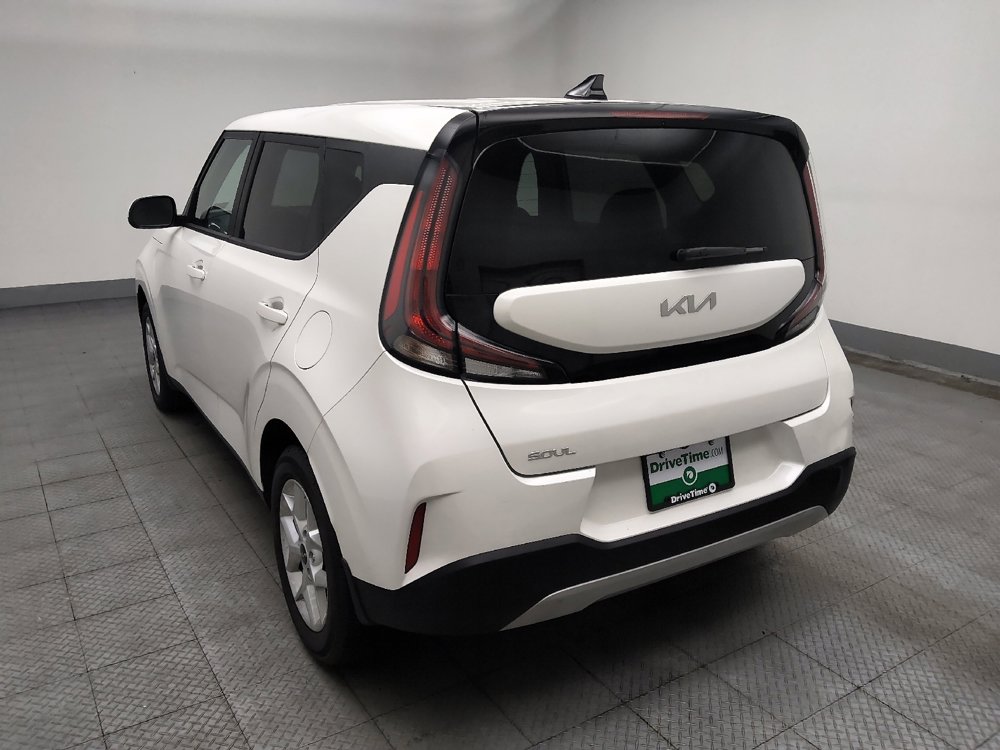 Used 2025 Kia Soul LX w/ LX Technology Package FWD image 5