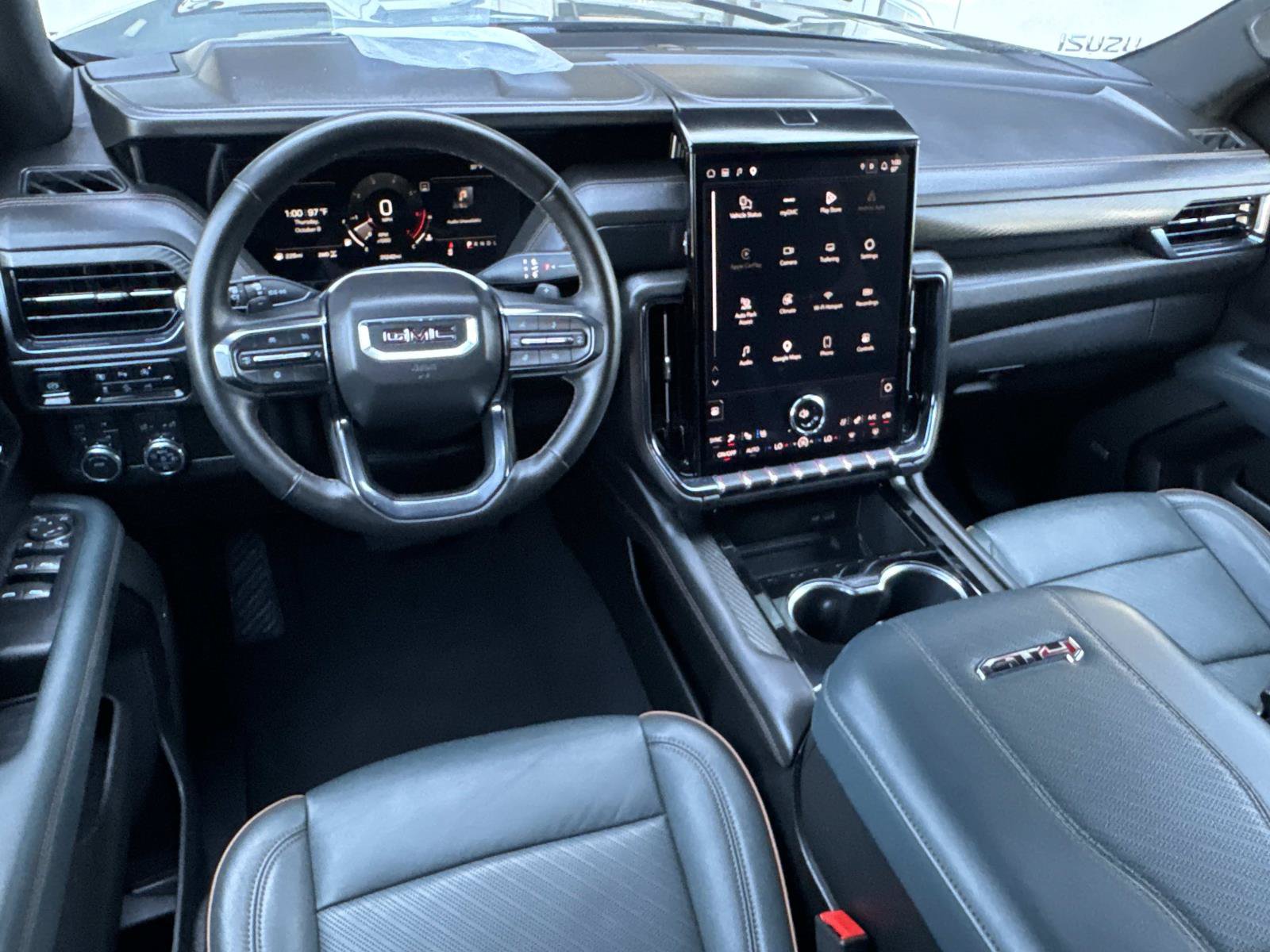 Used 2025 GMC Yukon AT4 w/ AT4 Premium Package AWD/4WD image 10