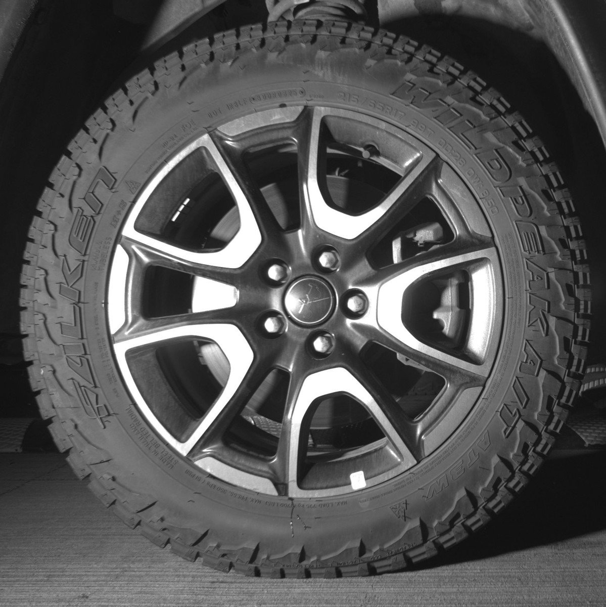 Used 2025 Jeep Compass Trailhawk AWD/4WD image 13