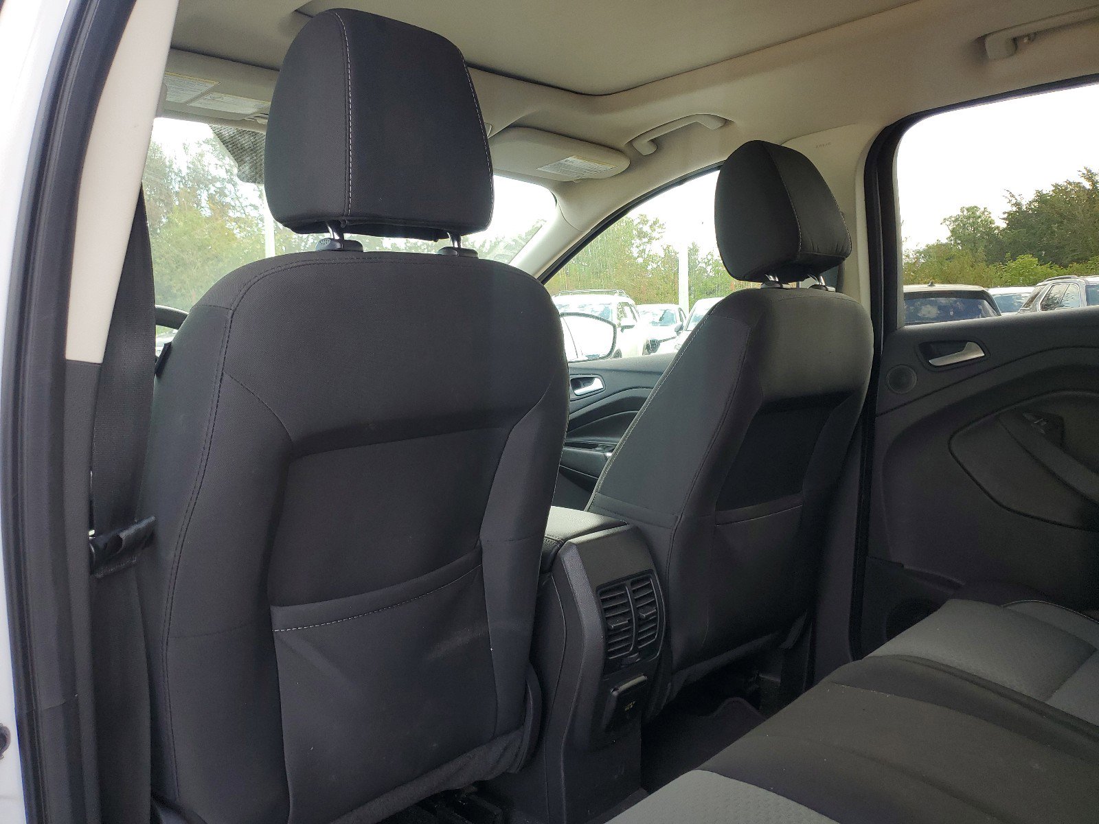 Used 2017 Ford Escape SE w/ Equipment Group 201A image 19