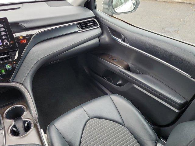 Used 2024 Toyota Camry SE image 11