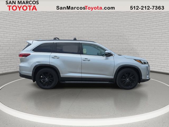 Used 2019 Toyota Highlander SE FWD image 4