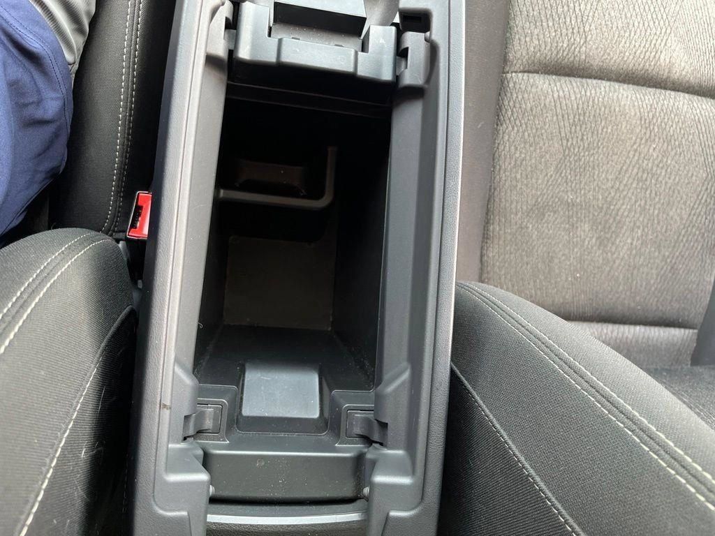 Used 2025 Nissan Rogue SV FWD image 24