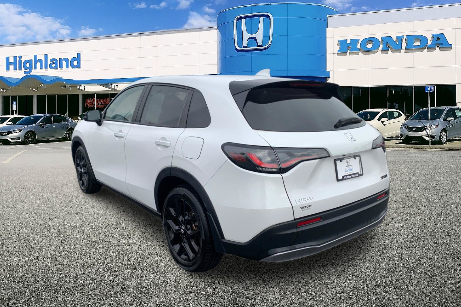 Used 2025 Honda HR-V Sport image 3