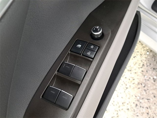 Used 2021 Toyota Camry XLE w/ Navigation Upgrade Package image 22
