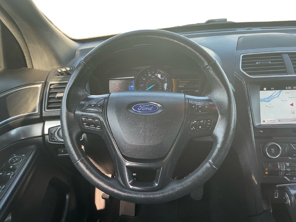 Used 2018 Ford Explorer XLT w/ Equipment Group 202A FWD image 18