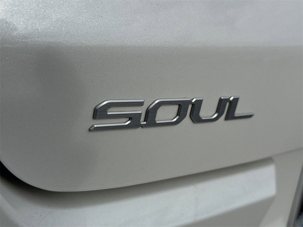 Used 2023 Kia Soul EX image 13