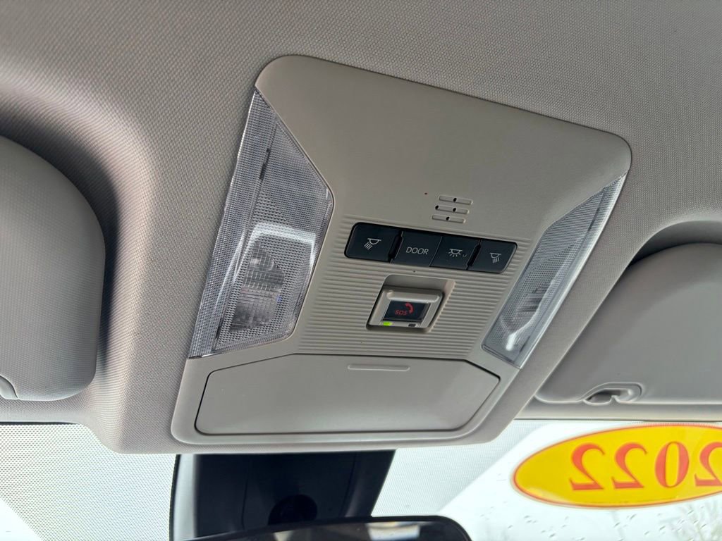 Used 2022 Toyota RAV4 LE image 19