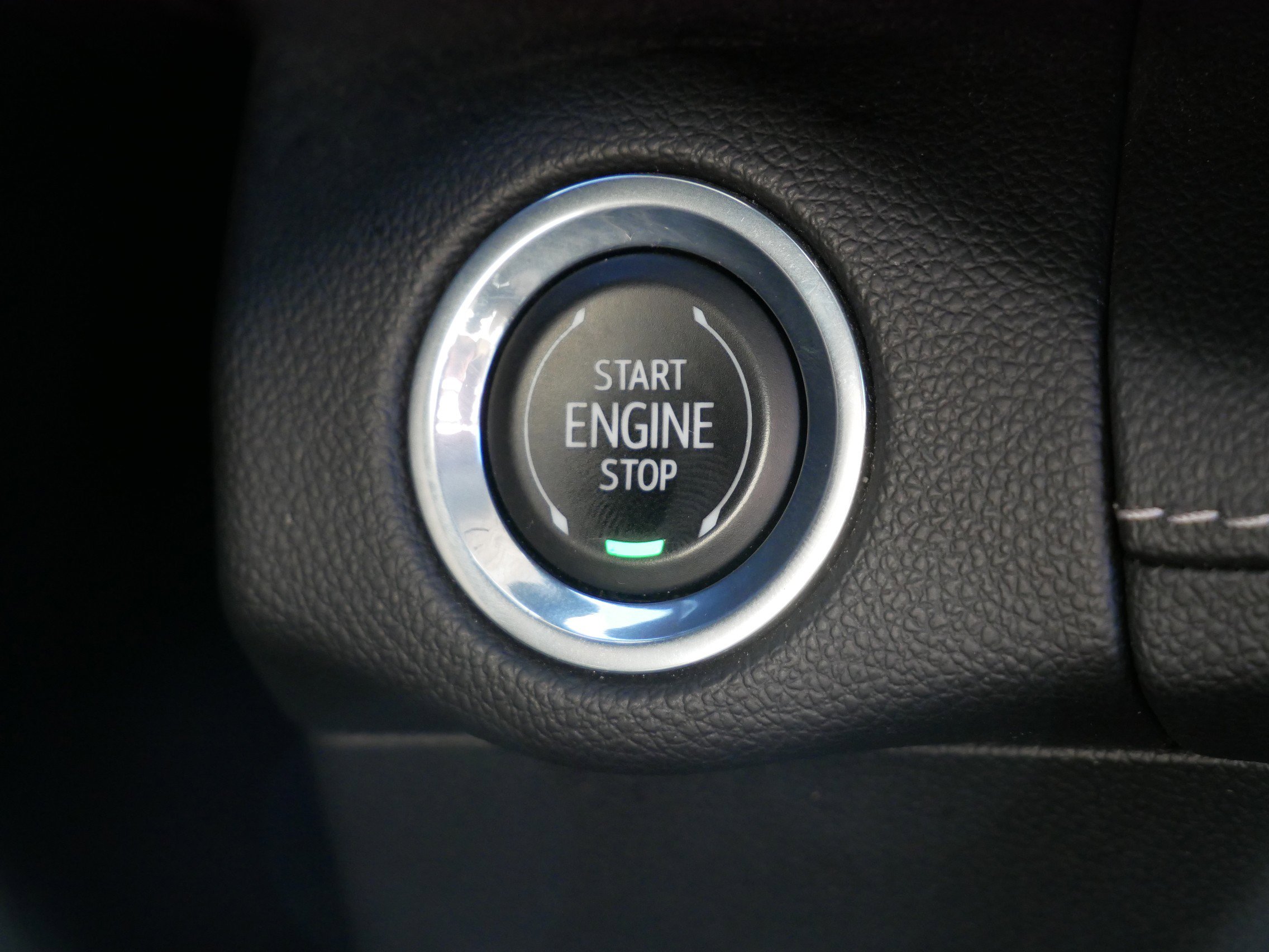 Used 2021 Buick Envision Essence w/ Technology Package I image 28