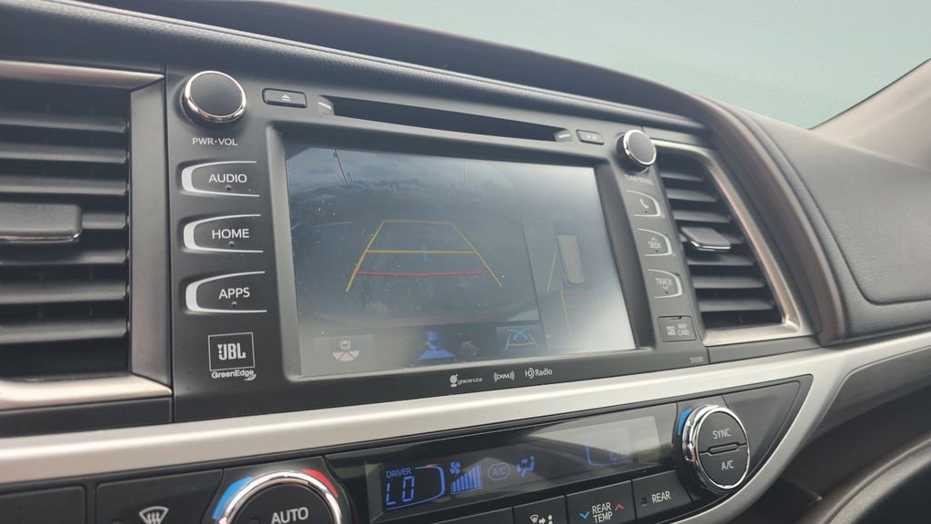 Used 2019 Toyota Highlander Limited Platinum image 18