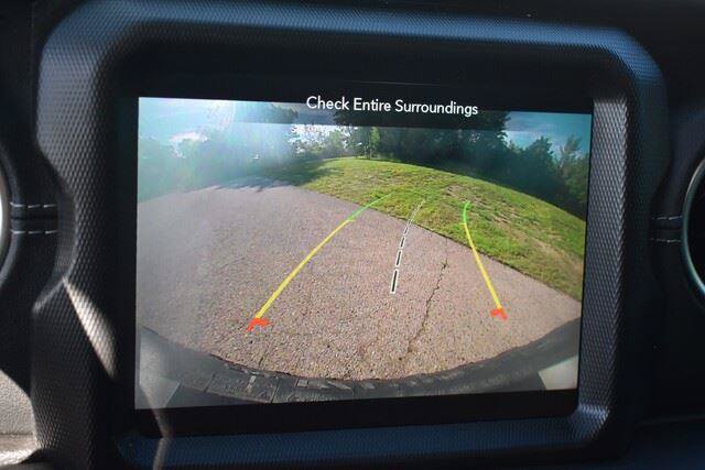 Used 2023 Jeep Wrangler Unlimited Sahara AWD/4WD image 33