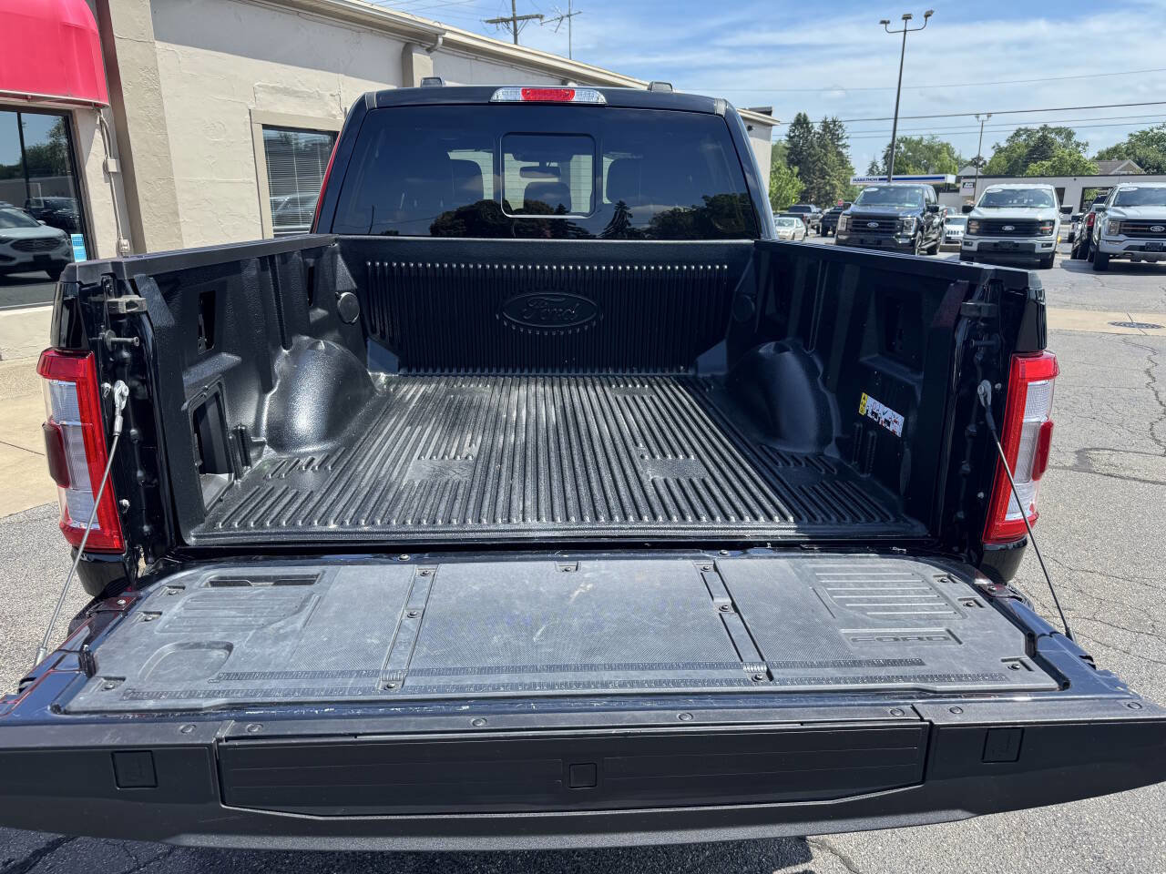 Used 2023 Ford F150 Platinum w/ FX4 Off-Road Package image 16