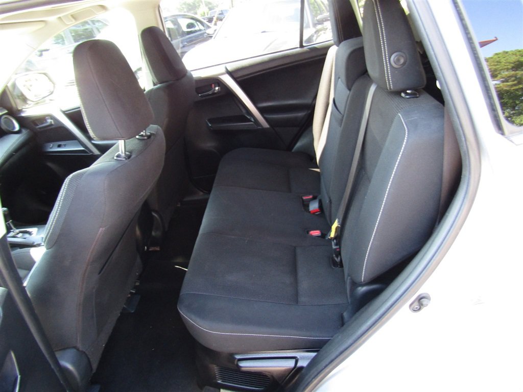 Used 2016 Toyota RAV4 XLE AWD/4WD image 17