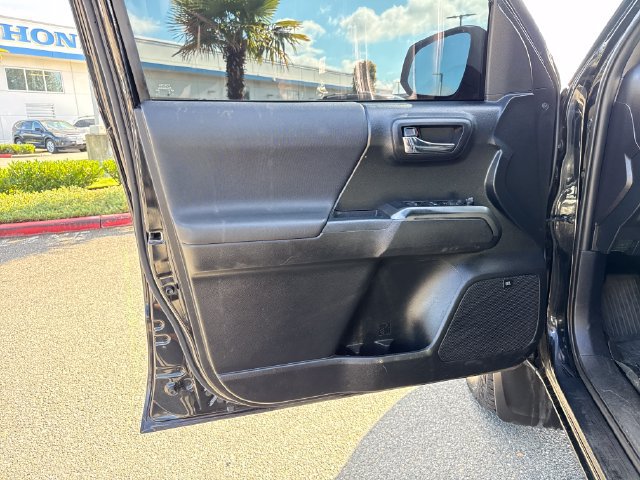 Used 2019 Toyota Tacoma TRD Pro AWD/4WD image 16