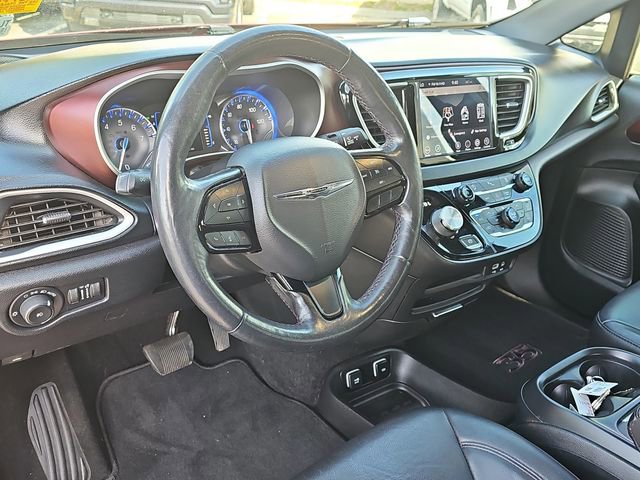 Used 2020 Chrysler Pacifica Touring-L image 13