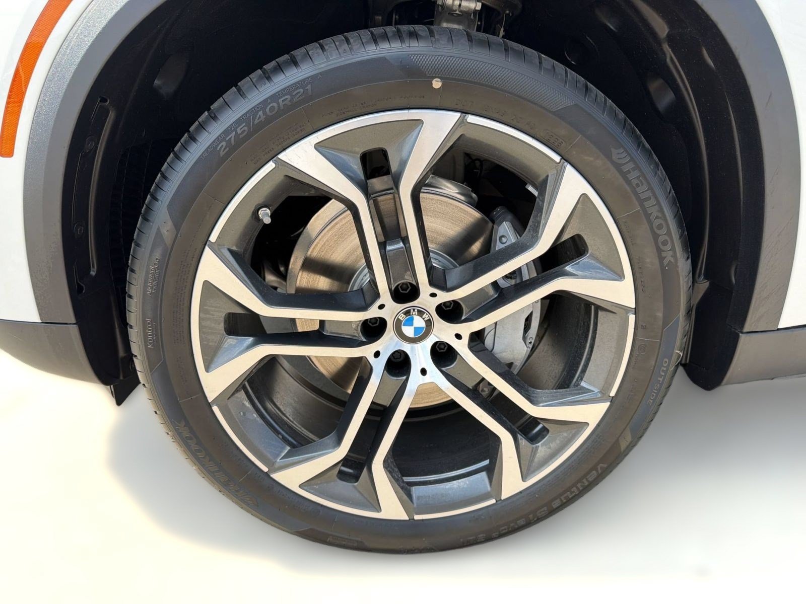 Used 2026 BMW X5 xDrive40i w/ Premium Package AWD/4WD image 12