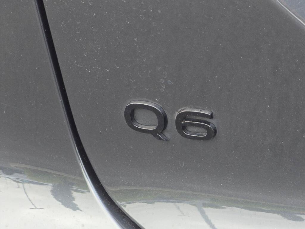 Used 2025 Audi Q6 e-tron Premium Plus w/ Premium Plus AWD/4WD image 33