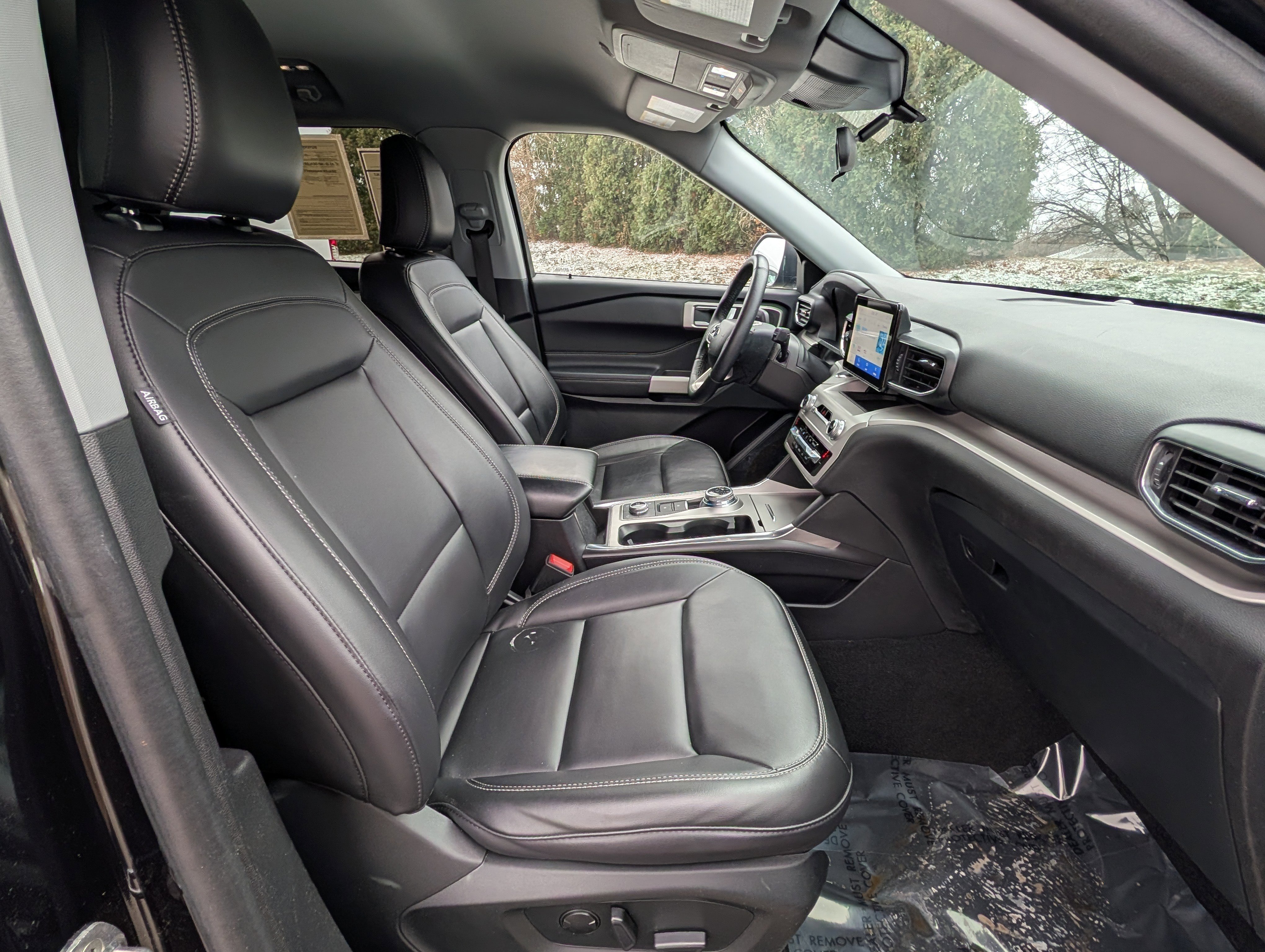 Used 2023 Ford Explorer XLT w/ Equipment Group 202A image 11