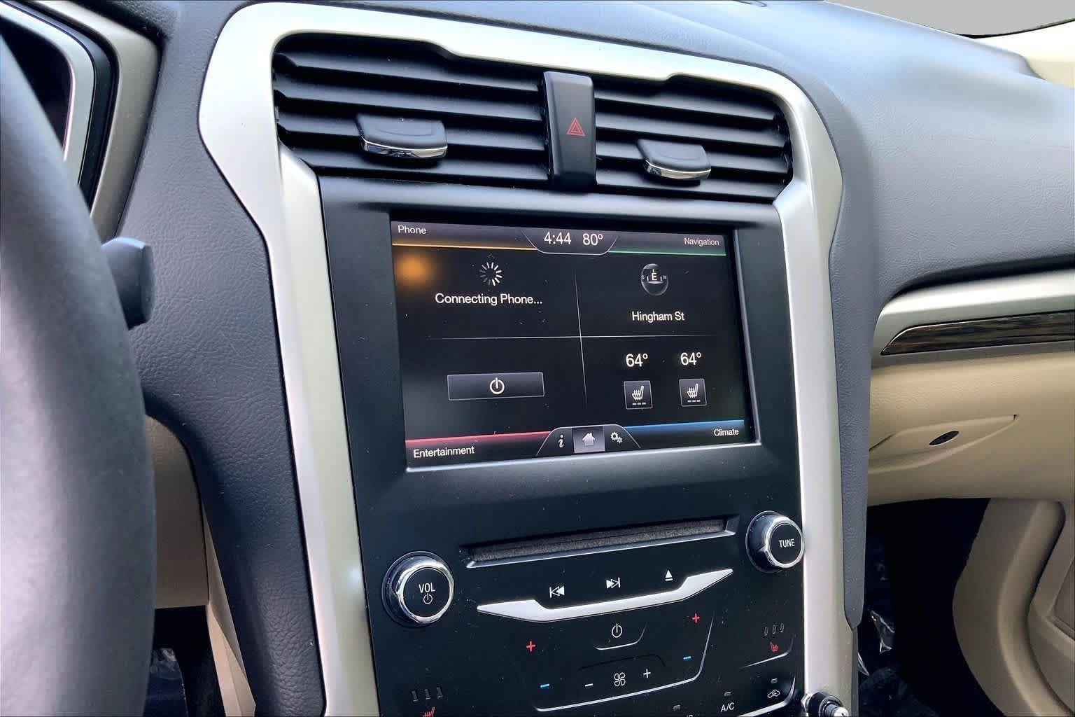 Used 2014 Ford Fusion SE w/ Equipment Group 202A FWD image 27