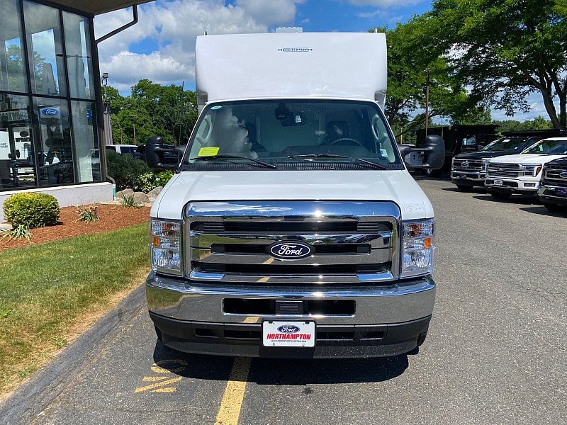 New 2027 Ford E-350 and Econoline 350 Super Duty w/ Power Equipment Group RWD image 2