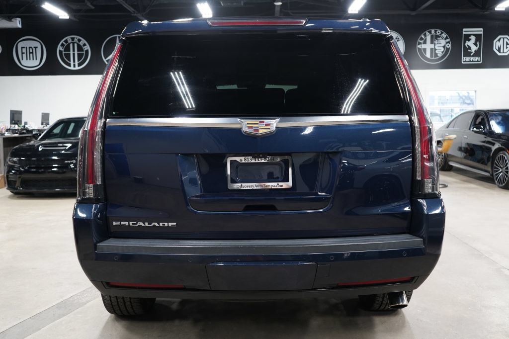 Used 2020 Cadillac Escalade Premium Luxury RWD image 4