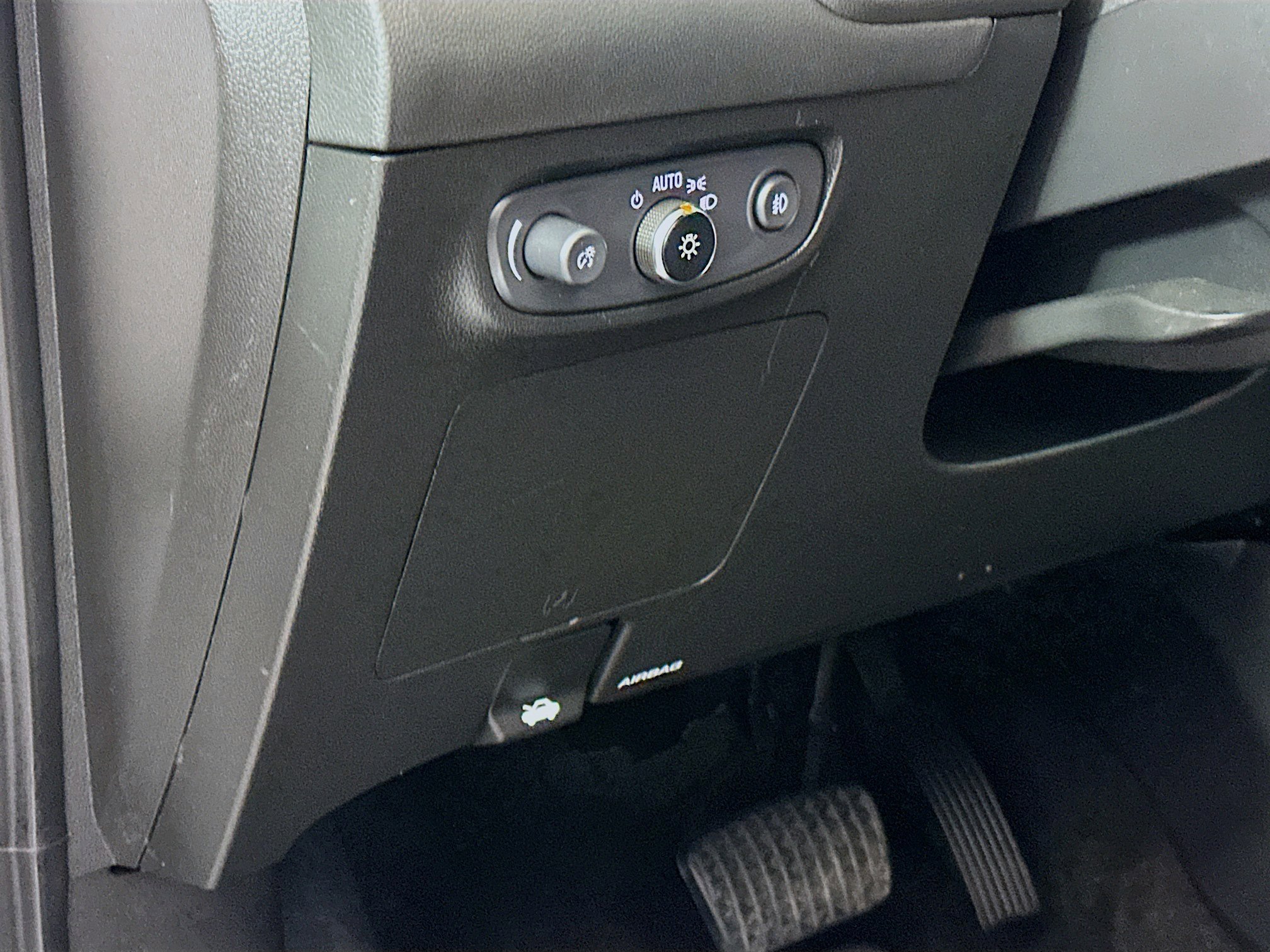 Used 2023 Buick Encore GX Select w/ Sport Touring Package image 16