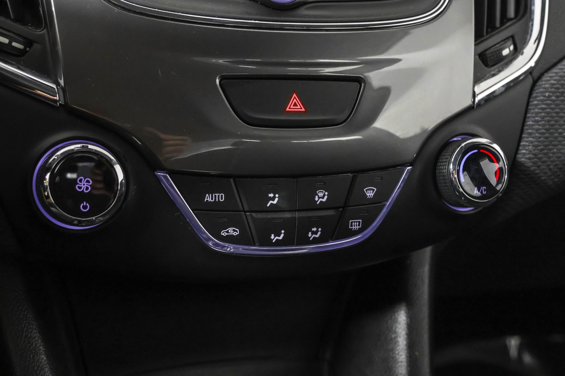 Used 2019 Chevrolet Cruze LT image 31