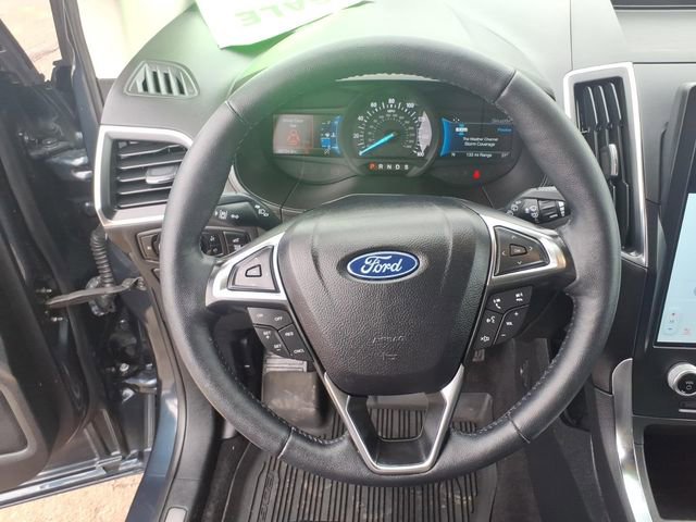 Used 2024 Ford Edge Titanium image 16