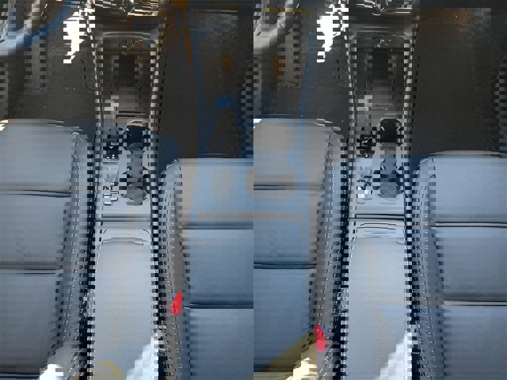 New 2026 Volvo XC40 B4 Core image 24