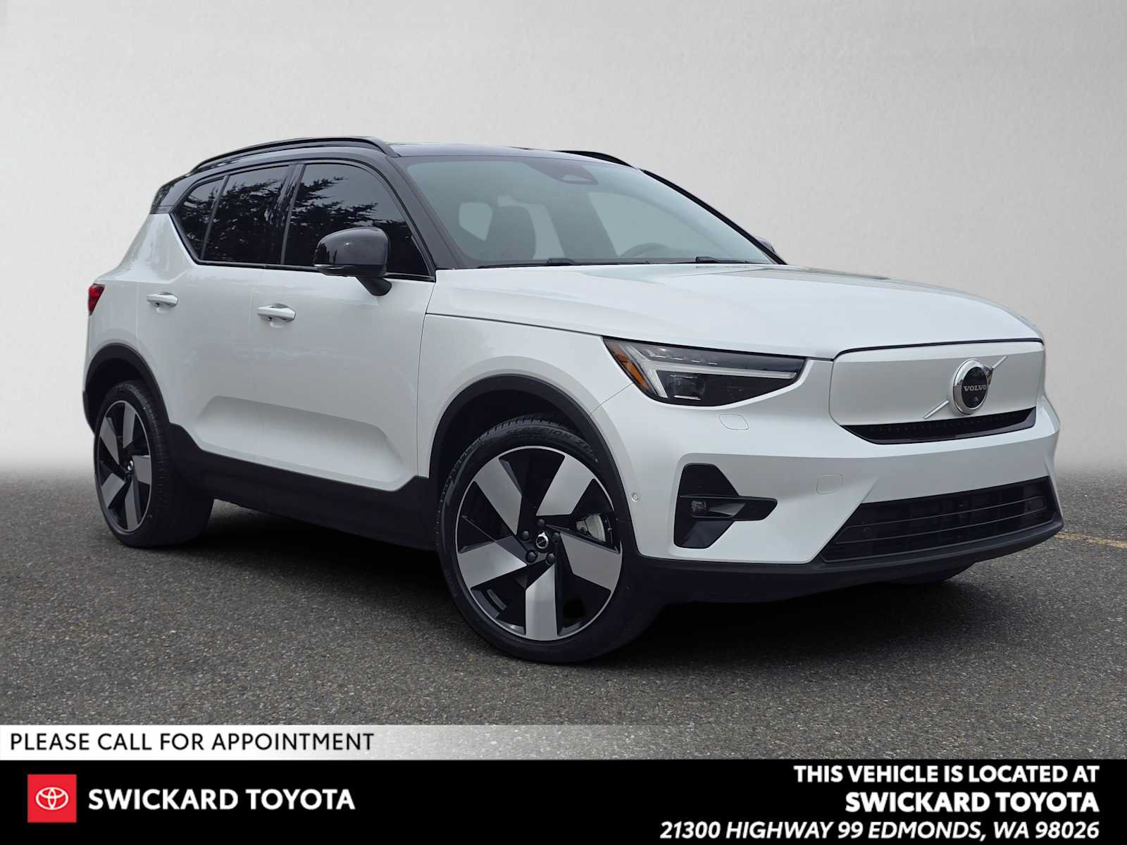 Used 2023 Volvo XC40 Recharge Ultimate AWD/4WD image 1