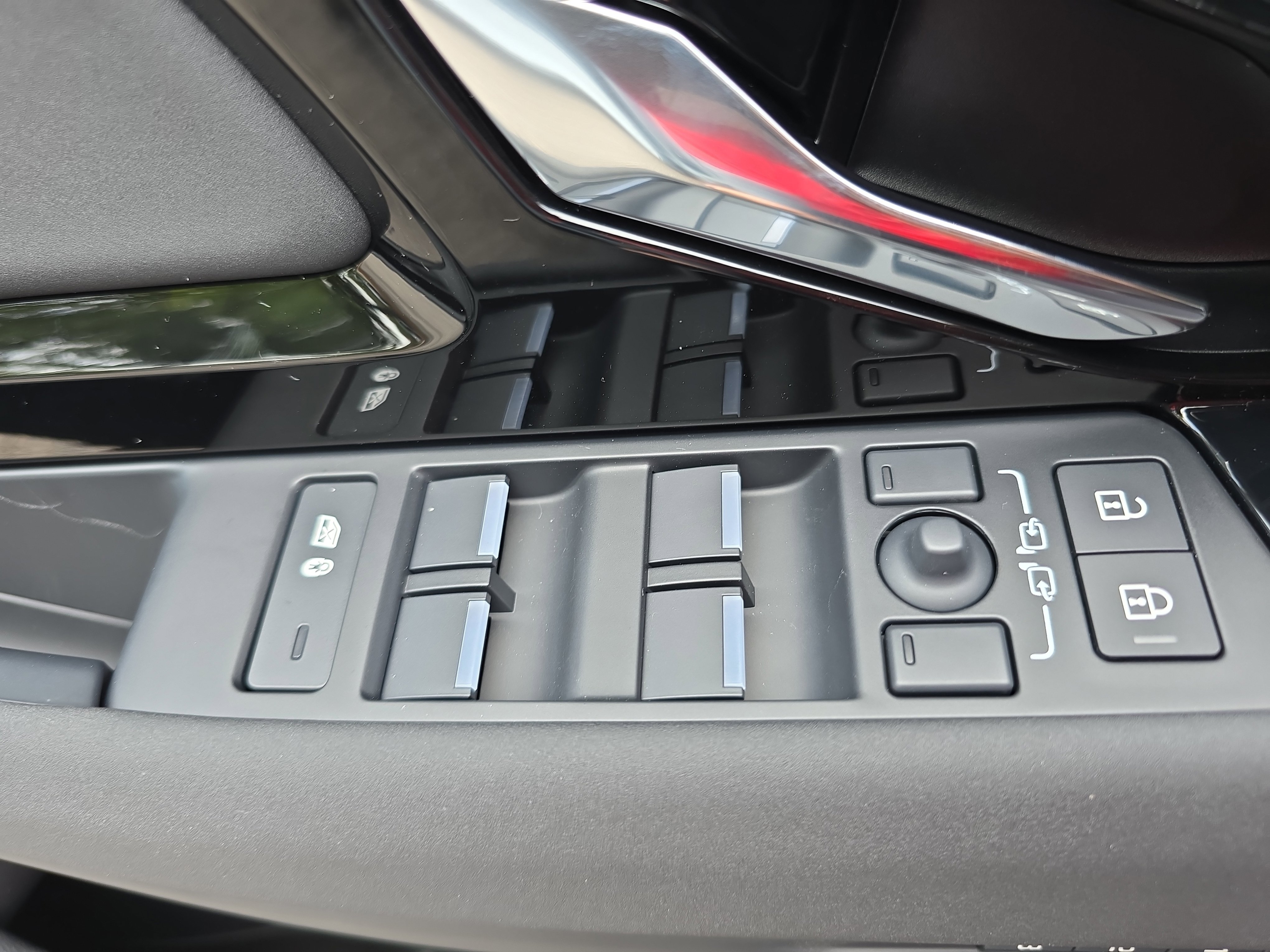 New 2026 Land Rover Range Rover Evoque S image 28