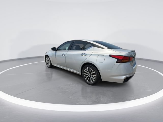 Used 2024 Nissan Altima 2.5 SV FWD image 6