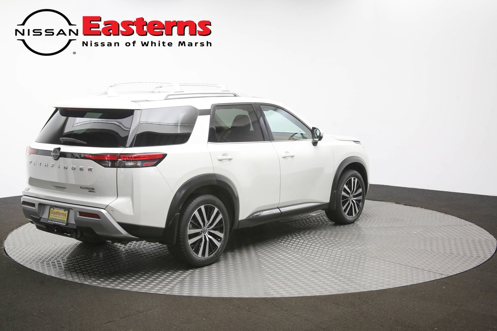 Used 2023 Nissan Pathfinder Platinum AWD/4WD image 44