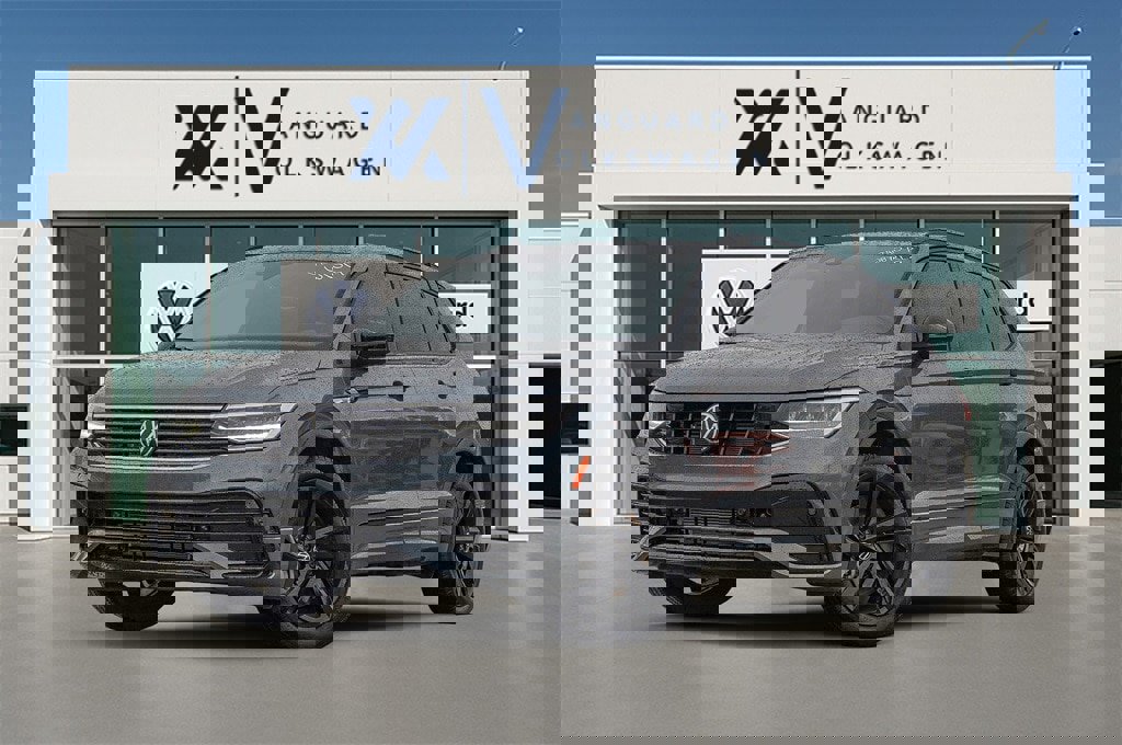 New 2024 Volkswagen Tiguan SE R-Line