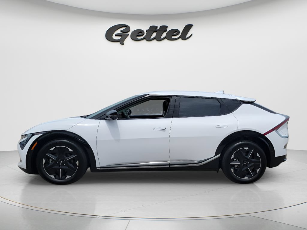 Used 2025 Kia EV6 Wind RWD image 8