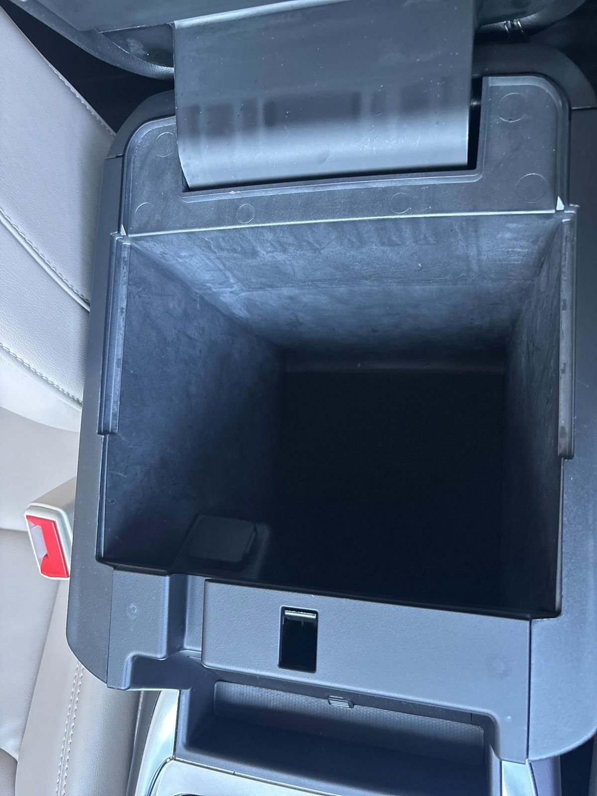 Certified 2023 Ford Explorer XLT w/ Equipment Group 202A AWD/4WD image 32