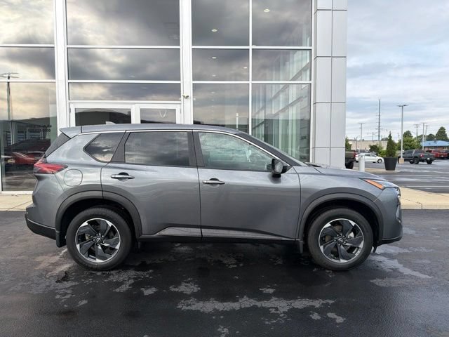 Used 2025 Nissan Rogue SV AWD/4WD image 7