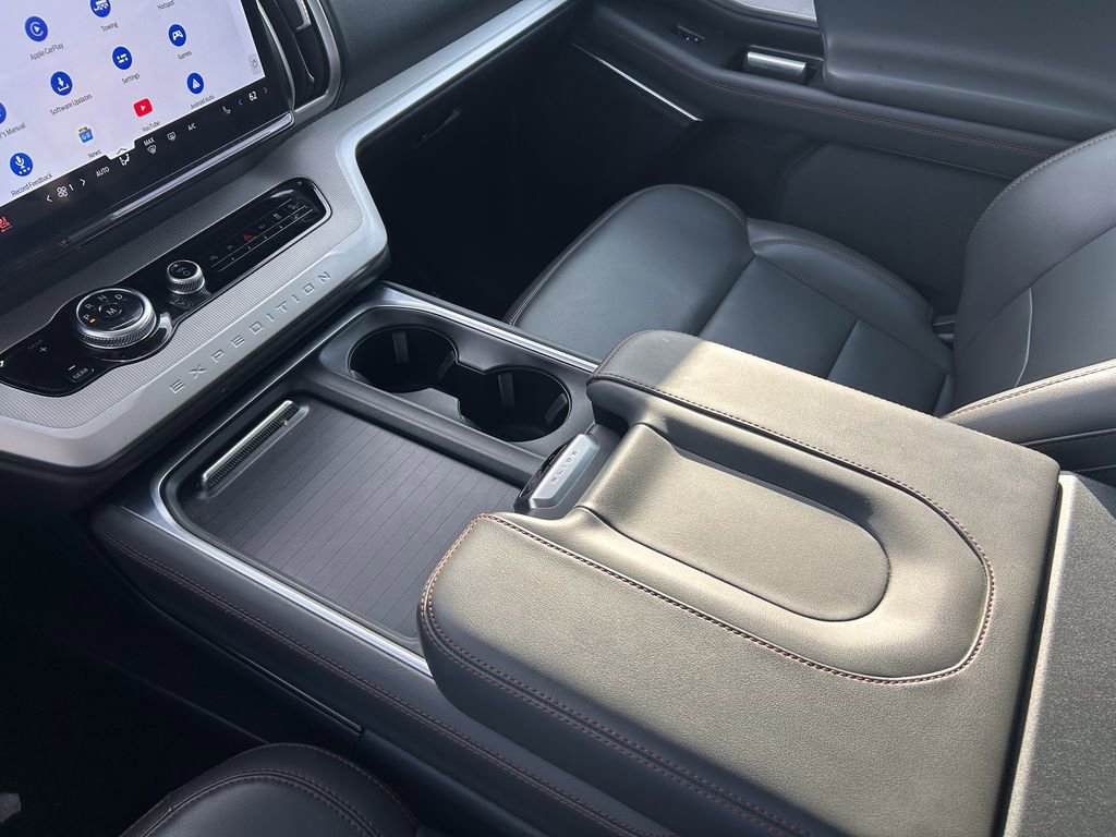 Certified 2025 Ford Expedition Active image 33