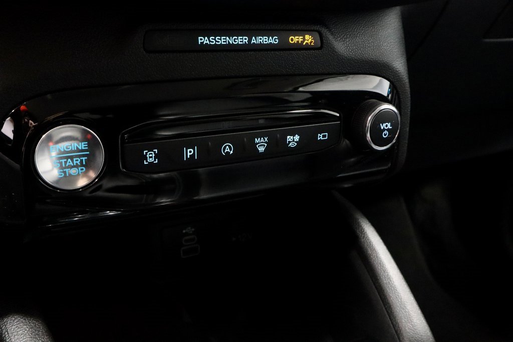 Used 2024 Ford Escape Platinum image 32