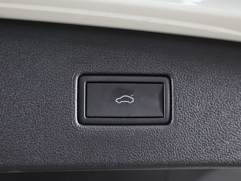 Used 2024 Volkswagen Tiguan SE FWD image 55