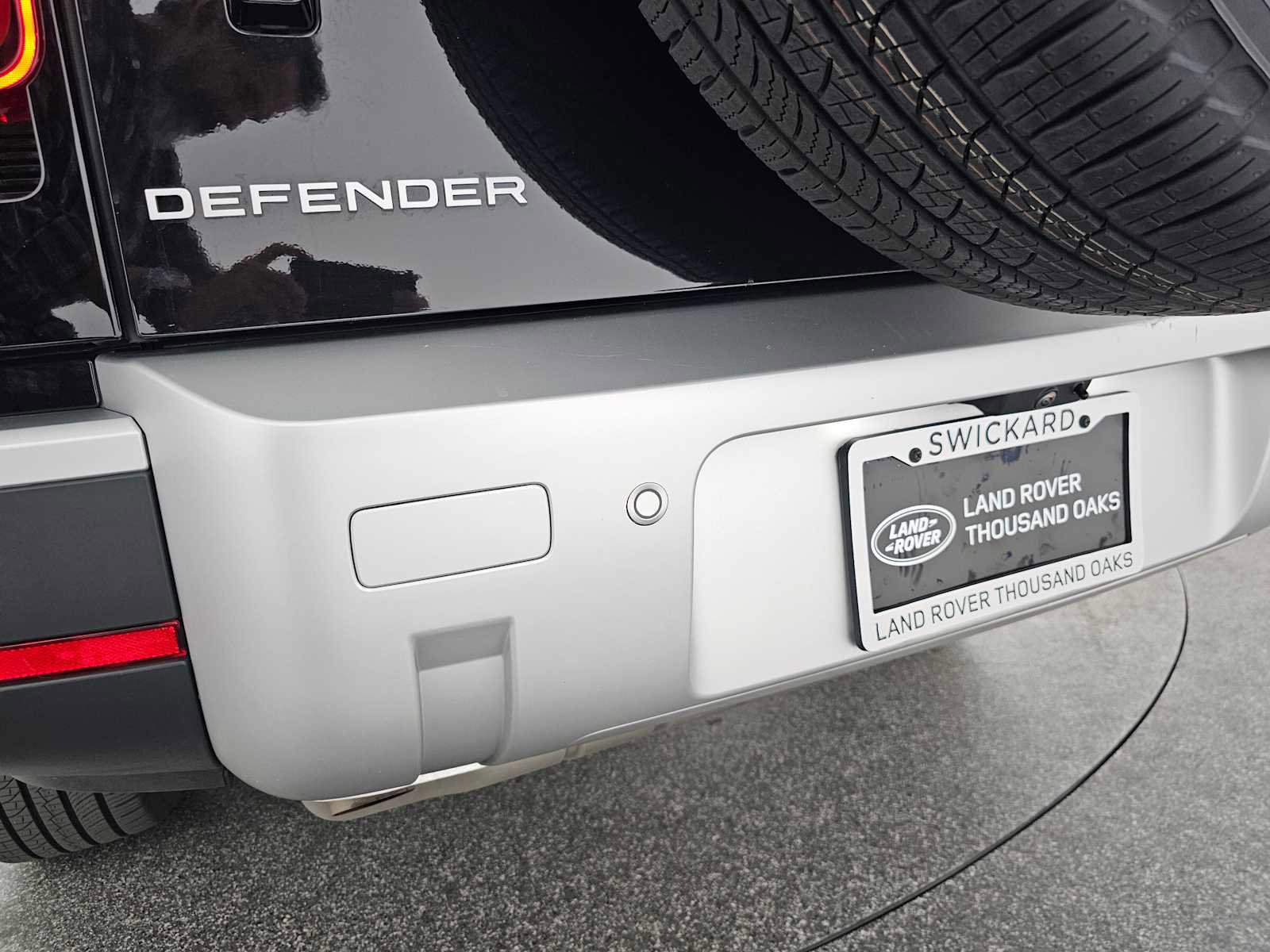 Used 2025 Land Rover Defender 130 S image 14