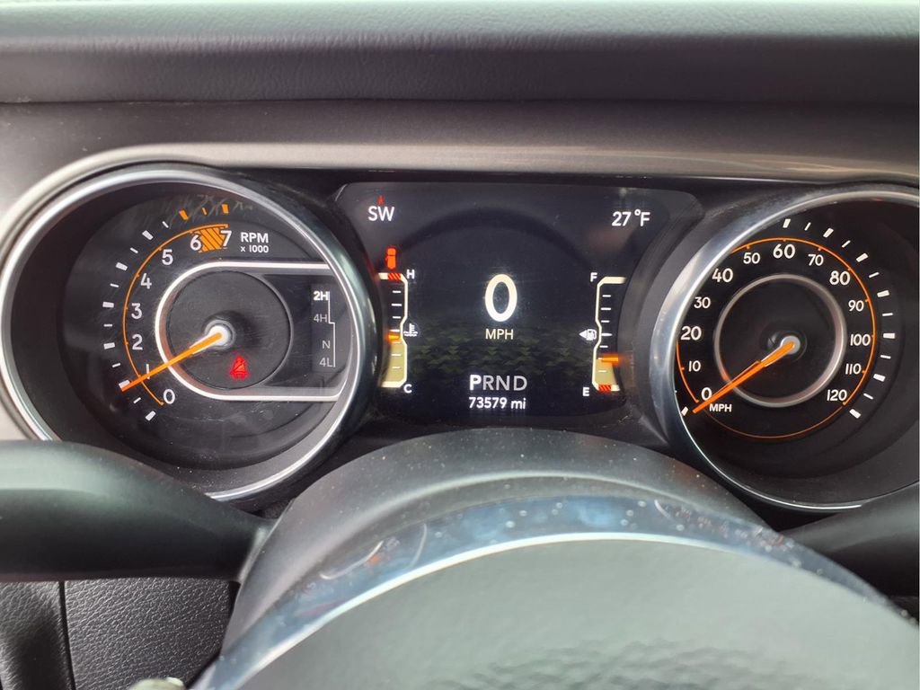 Used 2018 Jeep Wrangler Unlimited Sahara AWD/4WD image 14