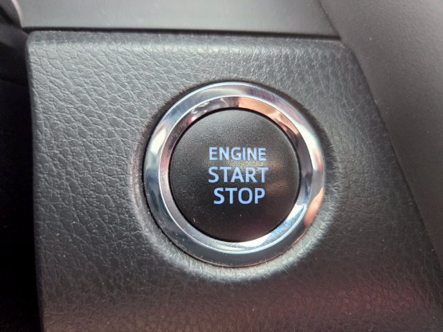 Used 2020 Toyota Camry XSE FWD image 27
