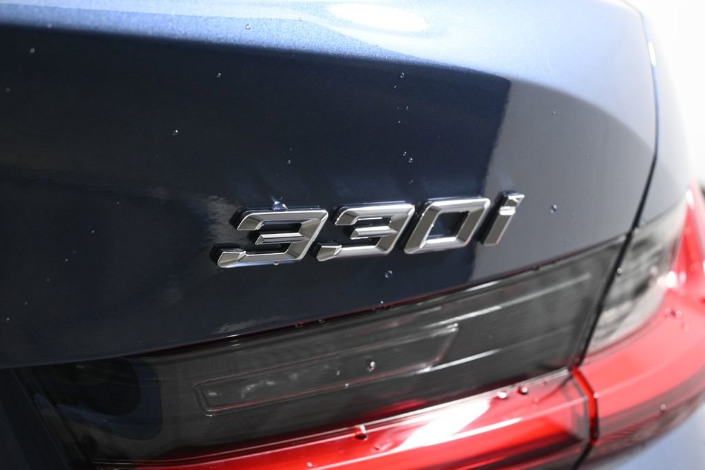 Used 2026 BMW 330i xDrive Sedan w/ Premium Package image 39