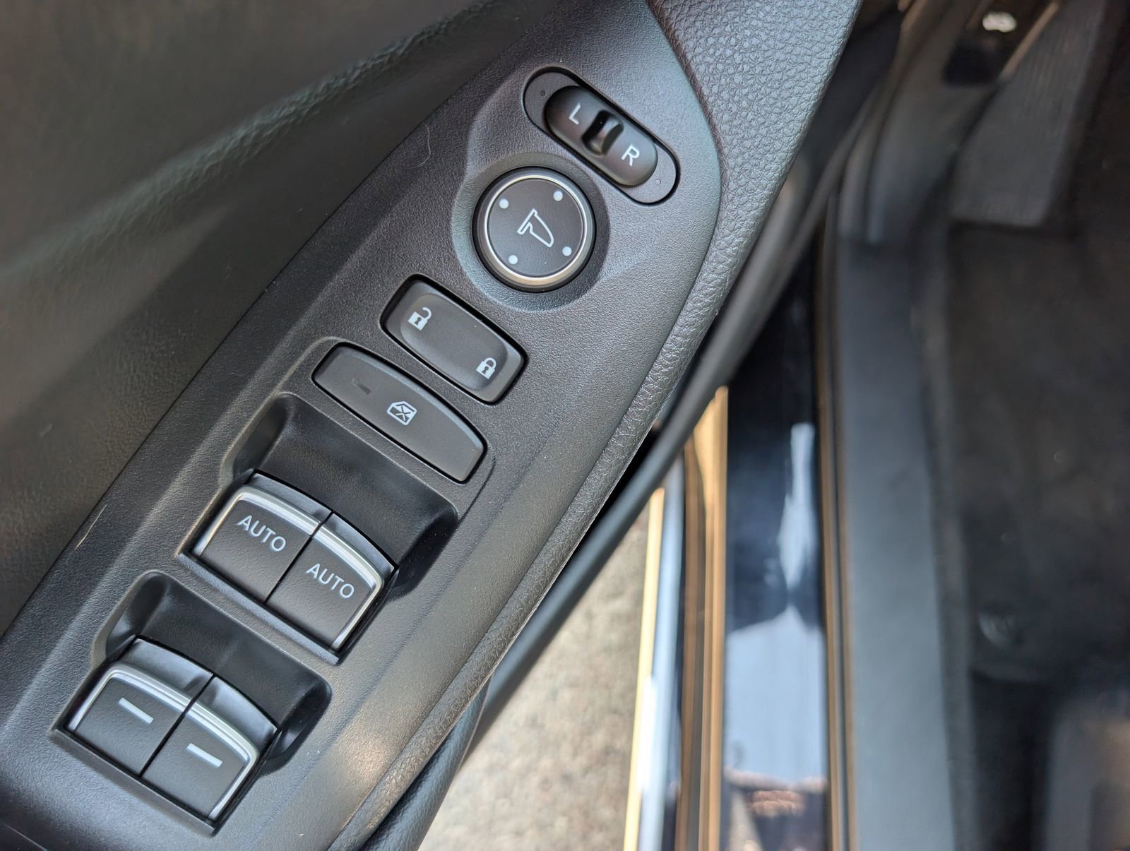 Used 2020 Honda Accord EX-L image 29