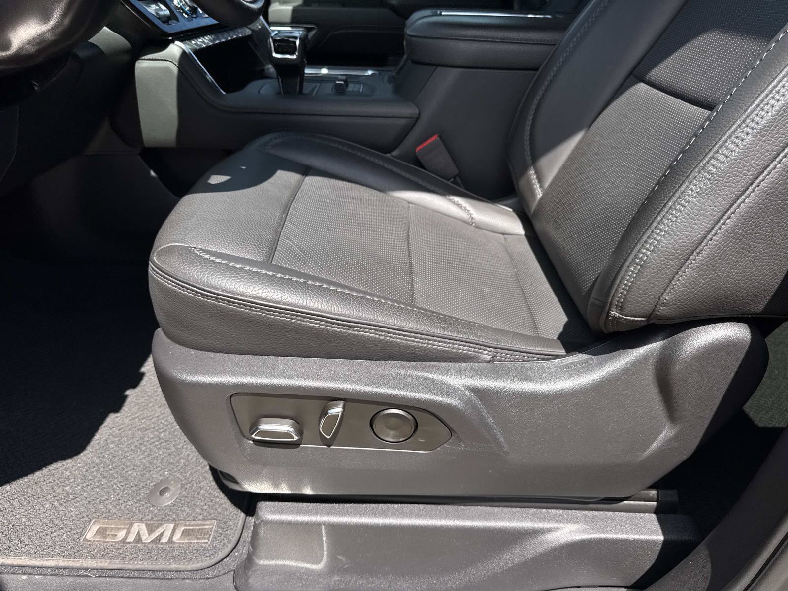 Used 2022 GMC Sierra 1500 Denali AWD/4WD image 15